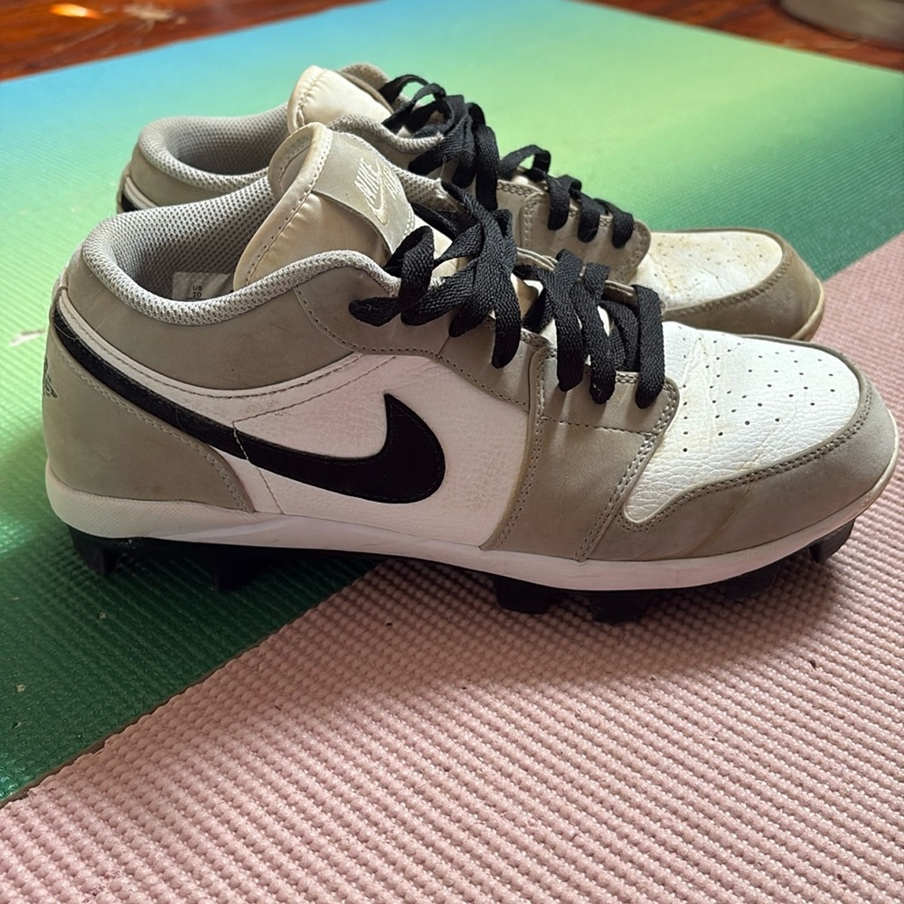 Jordan 1 Retro MCS Low Men's Baseball Cleat- worn only a handful of times